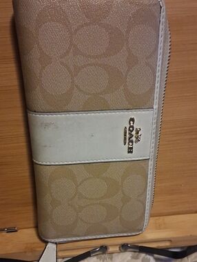 Coach Khaki Canvas Zip Wallet with Chalk Trim